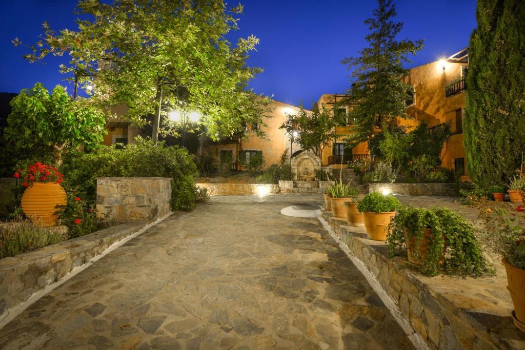 Enagron Ecotourism Village Axos Exterior photo